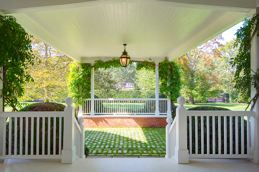 This Circa 1850 Southampton Manor Asking 25m Harkens To The Start Of Hamptons Summer Society N