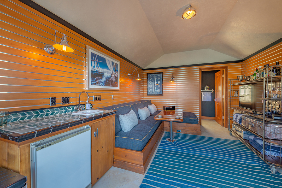 Explore A 25m Lake Tahoe Compound Zzzzzz