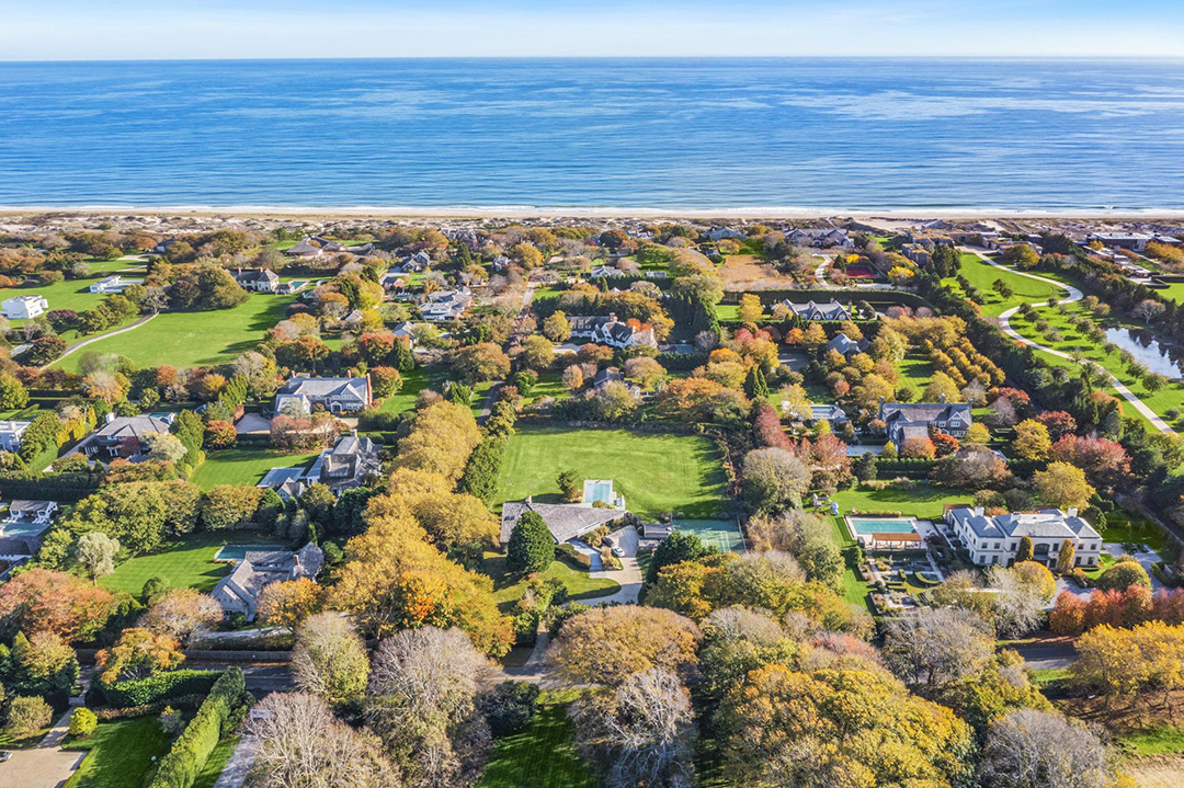 You Can Bid On A Spectacular Norman Jaffe Designed East Hampton Home Come December 100 Further Lane Drone 014 Copy