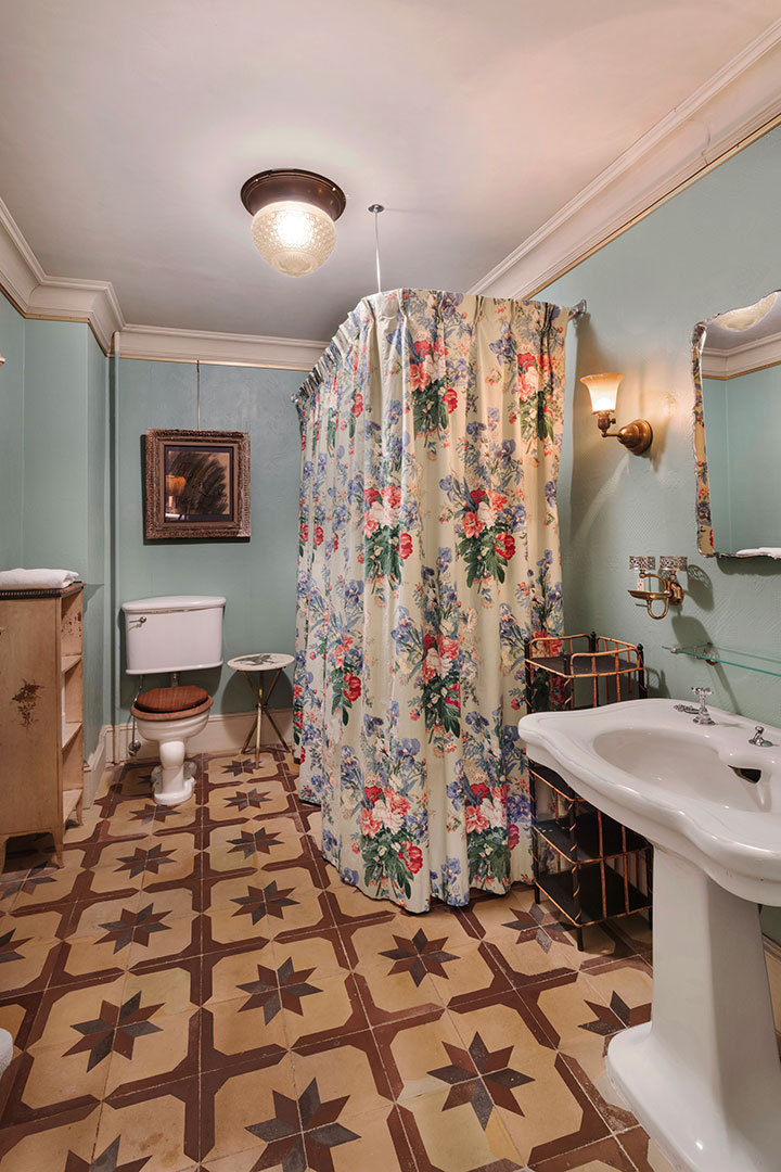 Hamish Bowles Bathroom
