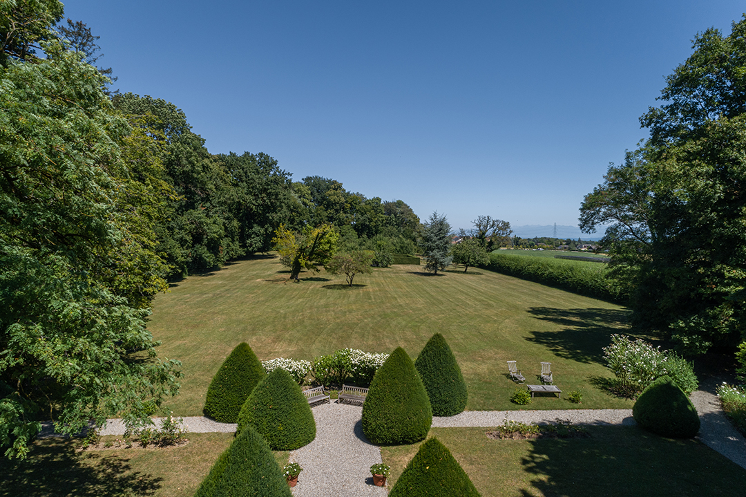 Imagine Coming Home For The Holidays To This Magical Home Asking 15 8m In Switzerland V