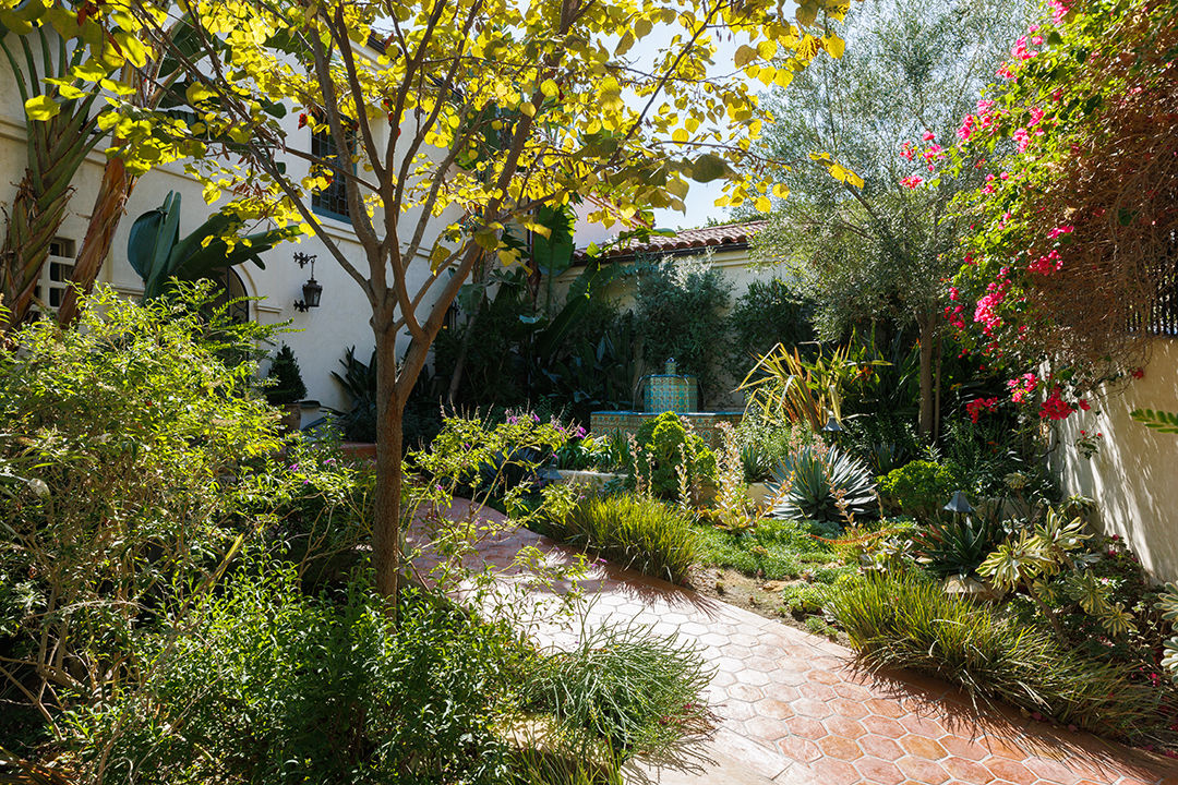Actress Elizabeth Reaser Lists Boho Stunner In Los Feliz Brimming With Bold Earth Tones 3842 Carnavon Virtuallyherestudioscom 33