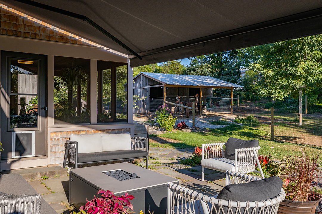 Tour A 2 5m Lakefront Compound In Vermont Where All Things Artistic Rustic And Bucolic Meet Yyy