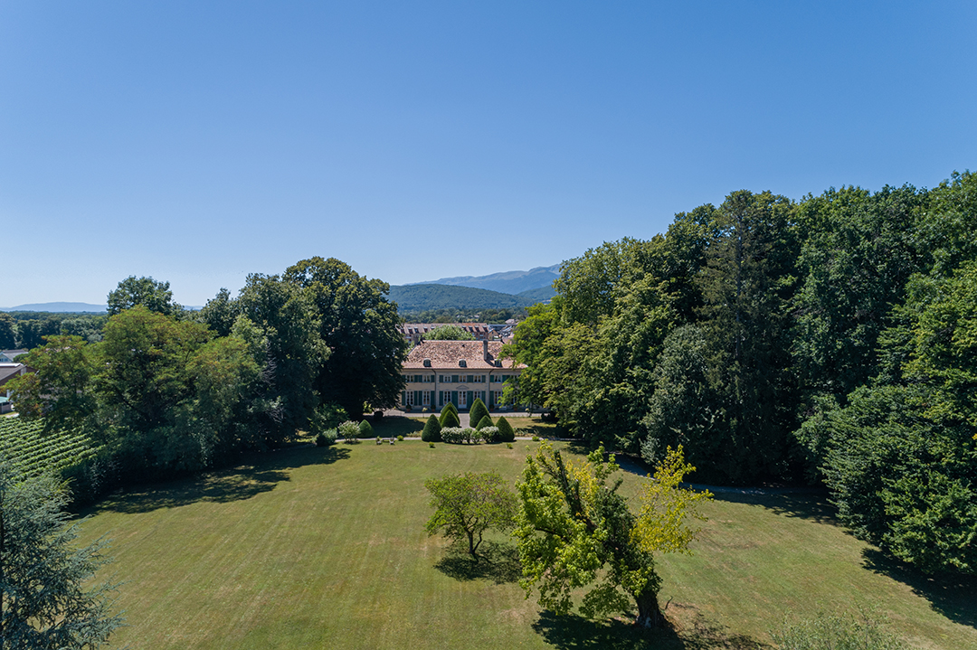 Imagine Coming Home For The Holidays To This Magical Home Asking 15 8m In Switzerland W