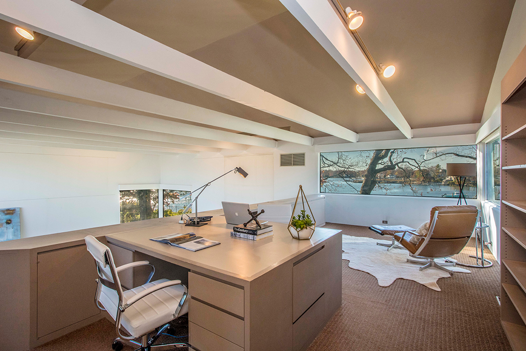 Tour An Award Winning Circa 1977 Coastal Modern In Mamaroneck Listed For 3 3m I