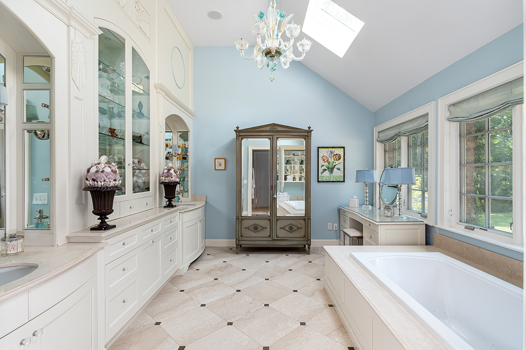 Delightfully Vintage 1920s New Canaan Manor Previously Featured In Ctcg Wants Just Under 4m N