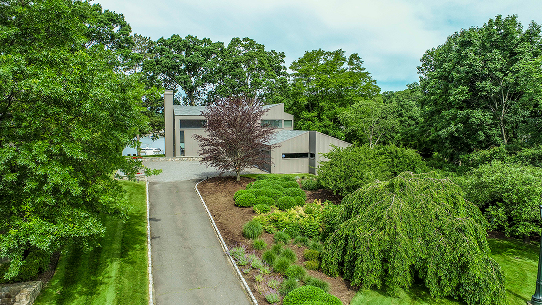 Tour An Award Winning Circa 1977 Coastal Modern In Mamaroneck Listed For 3 3m C