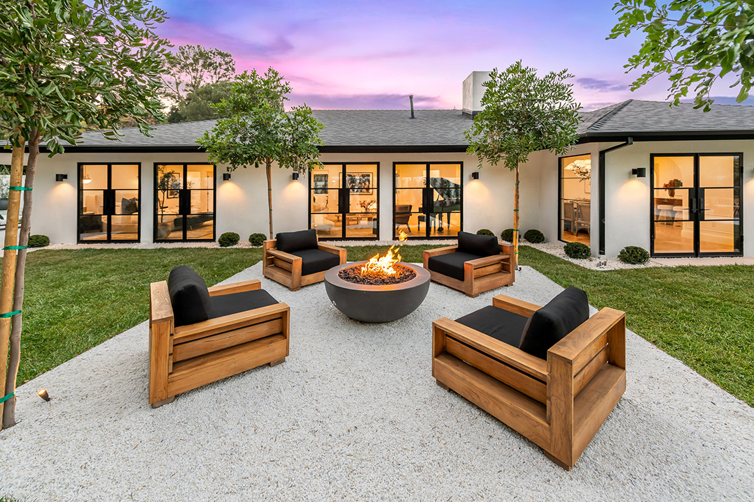 Look Inside An Interior Designers Clean L A Haven Listed For Nearly 4m B