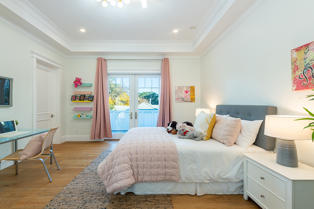 Comedian Colleen Ballinger Seeks to Sell Bright and Elegant Encino Home