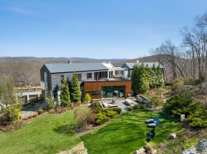 Garrison Retreat Front Yard 1