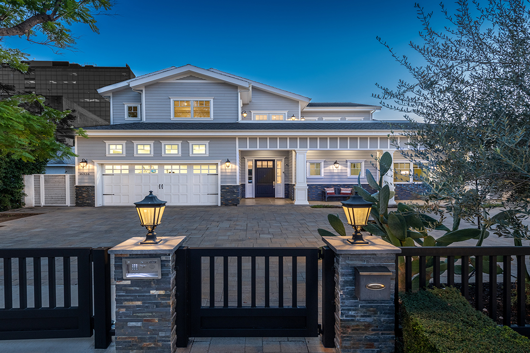 Comedian Colleen Ballinger Seeks To Sell Bright And Elegant Encino Dwelling B