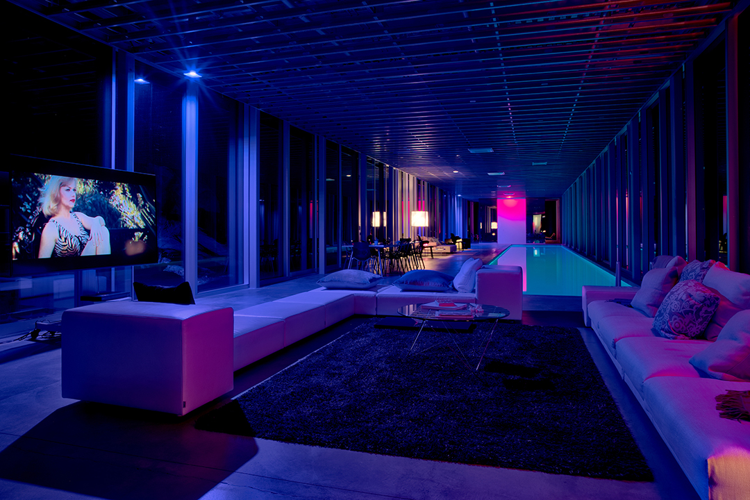 Film Producer Chris Hanleys Spectacular Invisible House In Joshua Tree Asks Invisible Movie Night Ashby