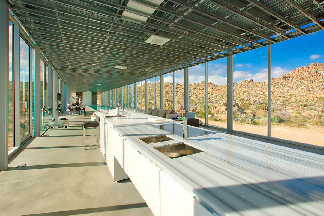 Film Producer Chris Hanleys Spectacular Invisible House In Joshua Tree Asks Kitchen Ashby