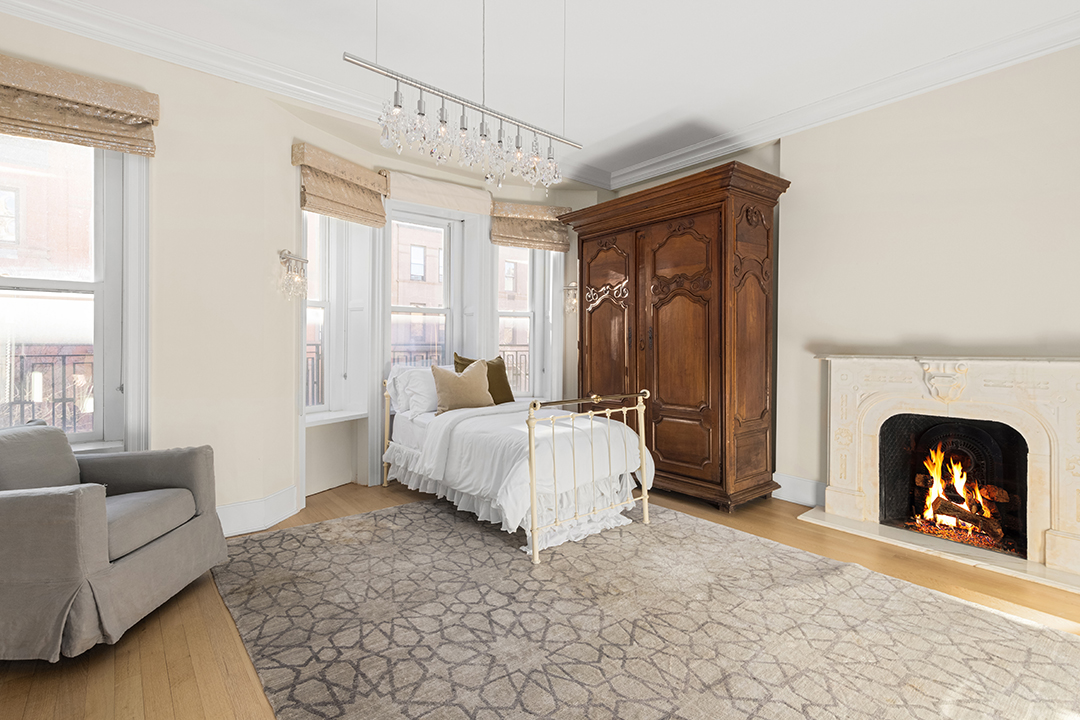 Upper West Side Townhouse Built In 1891 And Now Featuring An Indoor Pool Makes A Splash On The Market K