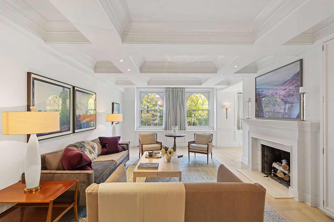 Lenox Hill 2 Br Living Room With Fireplace