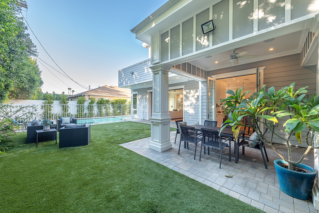 Comedian Colleen Ballinger Seeks To Sell Bright And Elegant Encino Dwelling Zzz