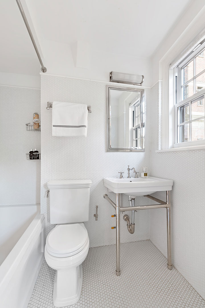 Lenox Hill 2 Br White Bathroom