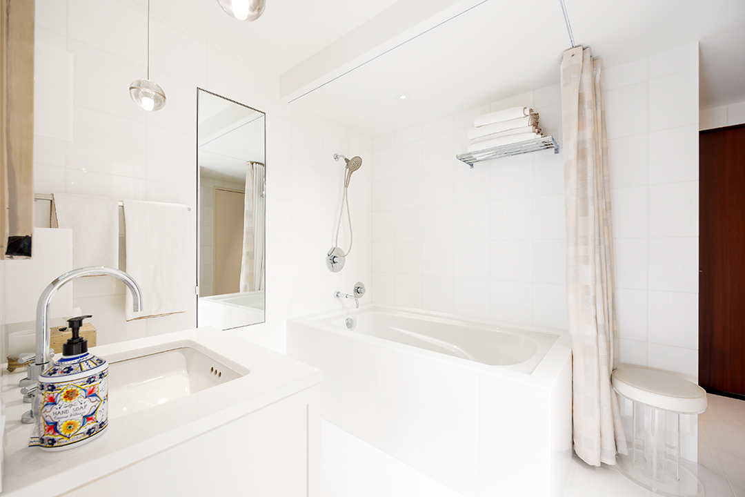 Look Inside An Artful Upper West Side Penthouse With Stunning Views Asking 27 5m Zzzz