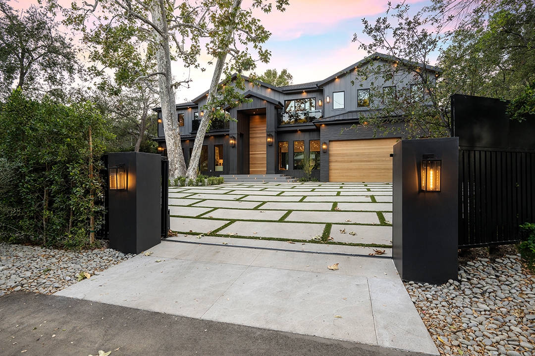 Michael B Jordans Stylish L A Compound Hits The Market Asking 13m 24