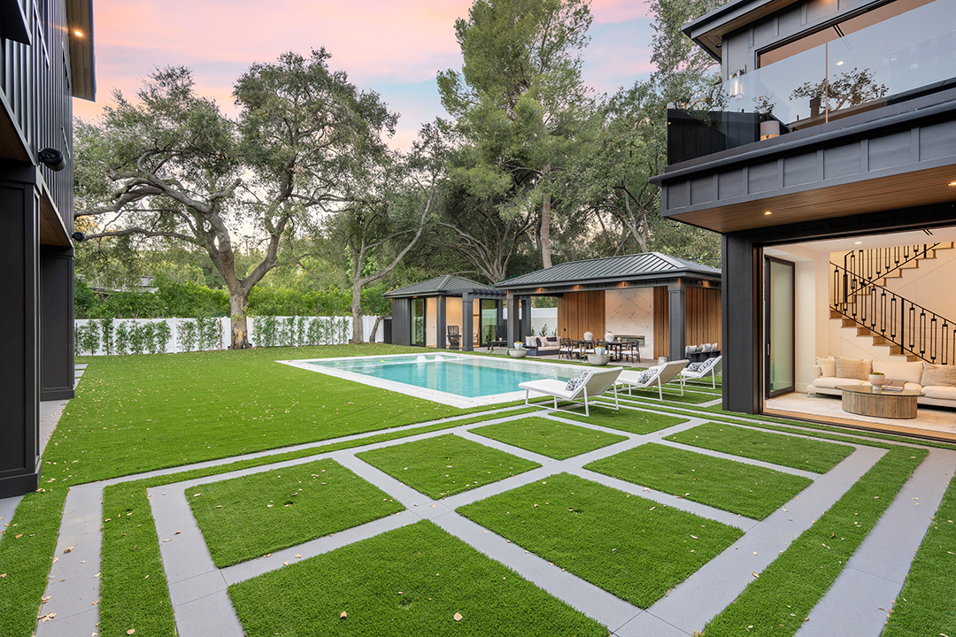 Michael B Jordans Stylish L A Compound Hits The Market Asking 13m 19