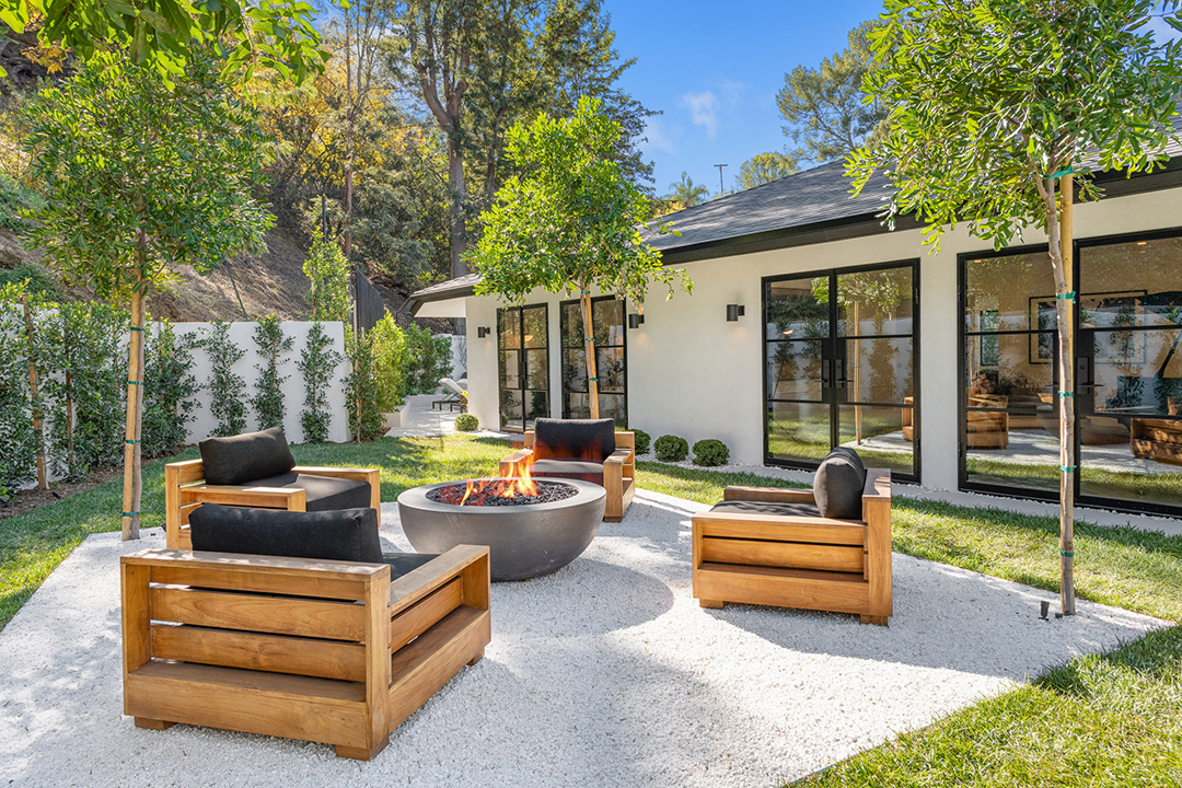 Look Inside An Interior Designers Clean L A Haven Listed For Nearly 4m Y