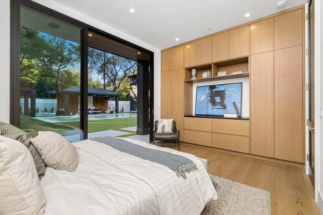 Michael B Jordans Stylish L A Compound Hits The Market Asking 13m 11