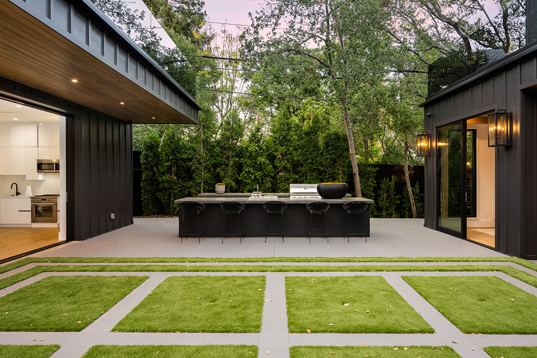 Michael B Jordans Stylish L A Compound Hits The Market Asking 13m 21