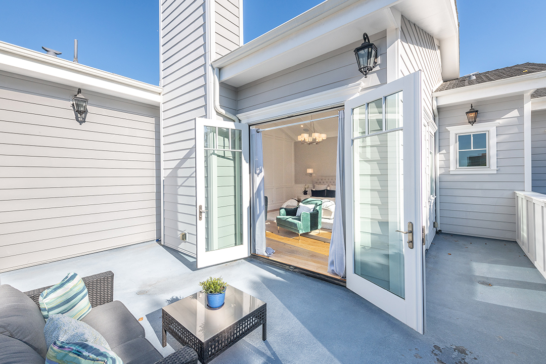 Comedian Colleen Ballinger Seeks To Sell Bright And Elegant Encino Dwelling U