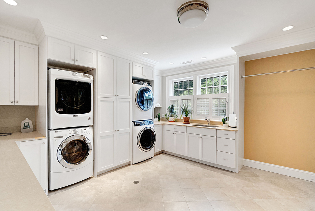 Timeless Greenwich Mansion Lists For The First Time Since Completion At 33 8m U