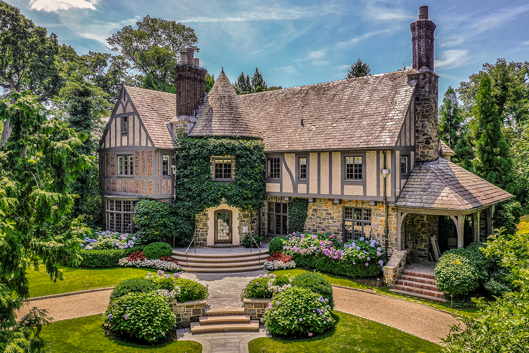 Cottagecore And Fairytale Fans Take Note A Storybook Bronxville Manor Is Up For Sale A