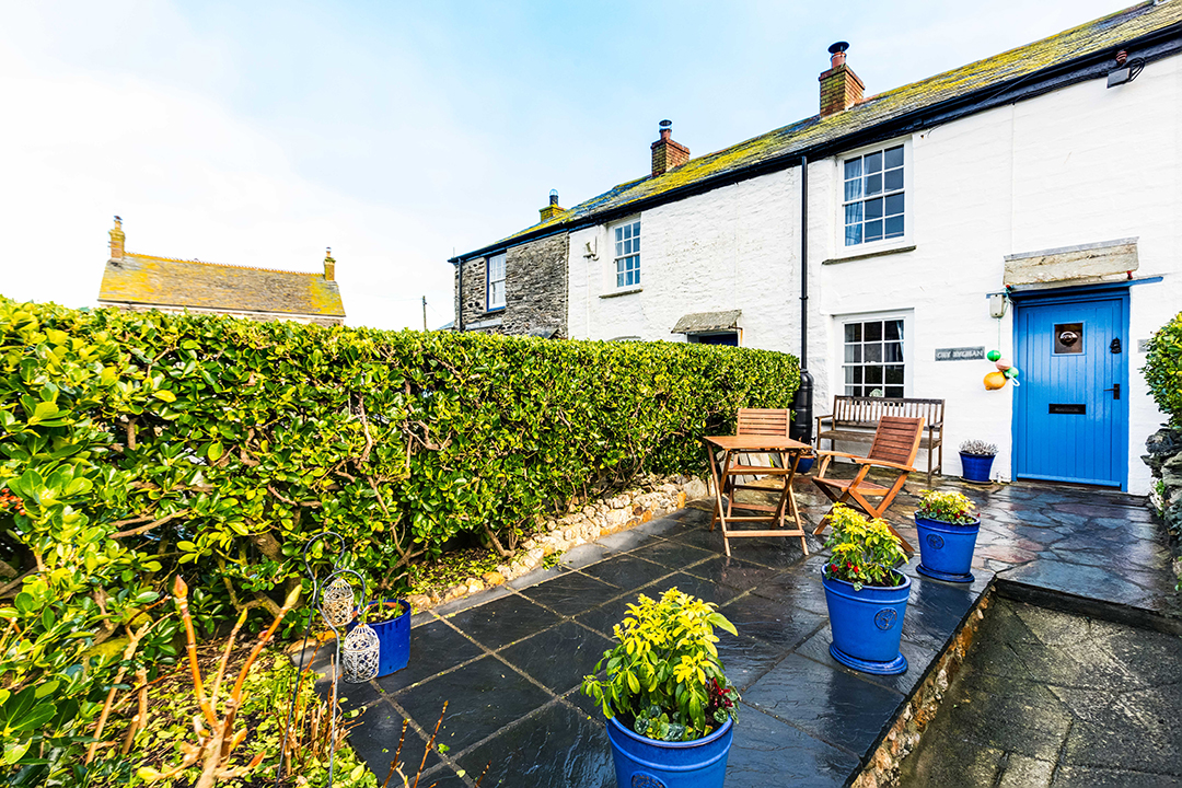 Quaint Cottage In England Thats Been In The Same Family For 150 Years Asks 435000 Fore Street 72 15