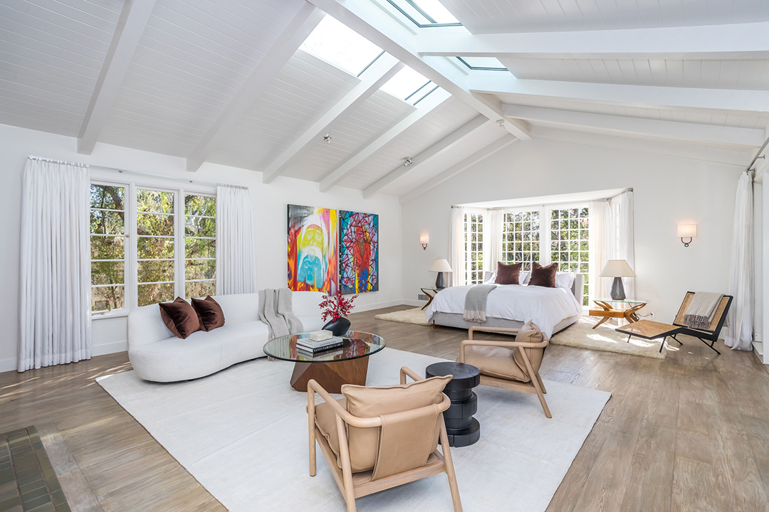 Jim Carey Puts His Primary Residence In L A On The Market At 28 9m R