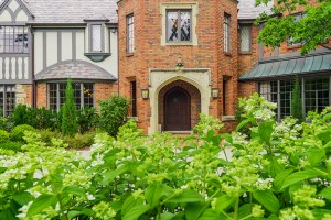 Showdown Of The Super Bowl Lvii Cities Two Must See Listings In Kansas City And Philadelphia Aa