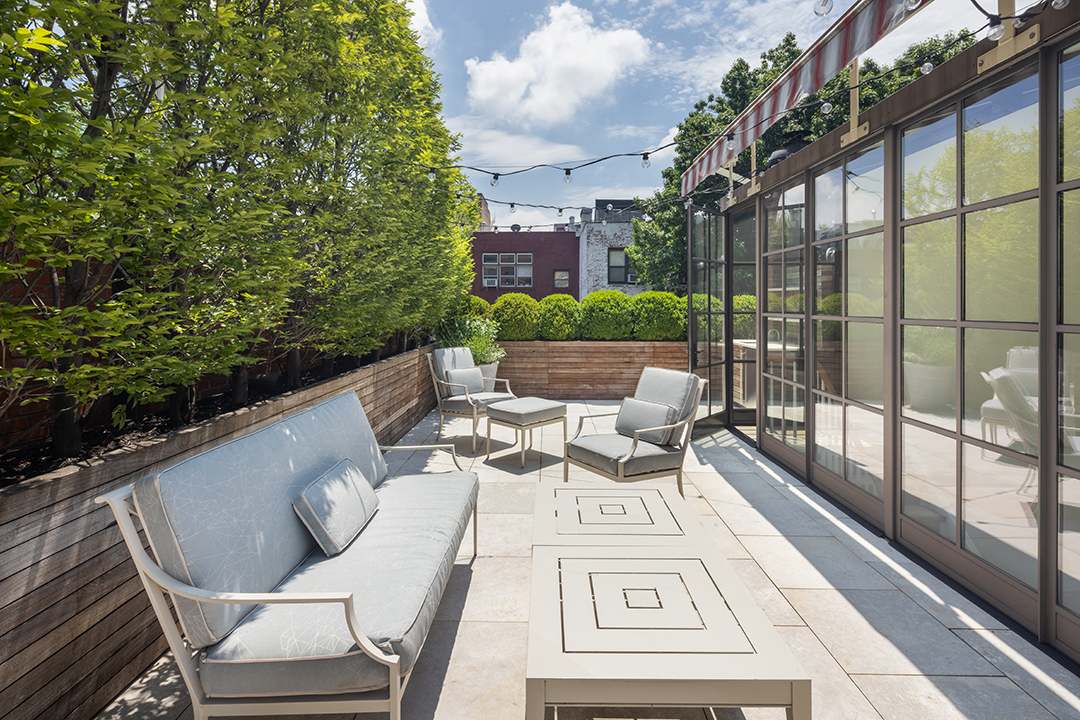 Fashion Industry Couple Parts Ways With Their West Village Townhouse For Just Over 23m 24 W12th