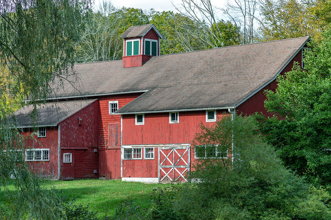 Kents Picturesque Cobble Brook Farm With A Converted Barn Main House Asks 4 7m Exterior19