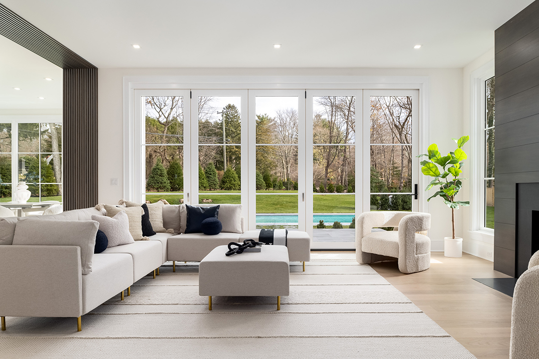 This 5m Darien New Construction Combines A Classic Exterior With Transitional Fresh Interiors 11