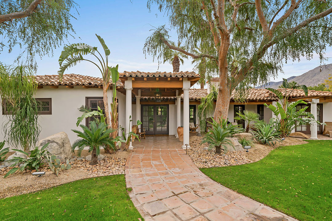 7 Formula One Palm Springs Front Entry