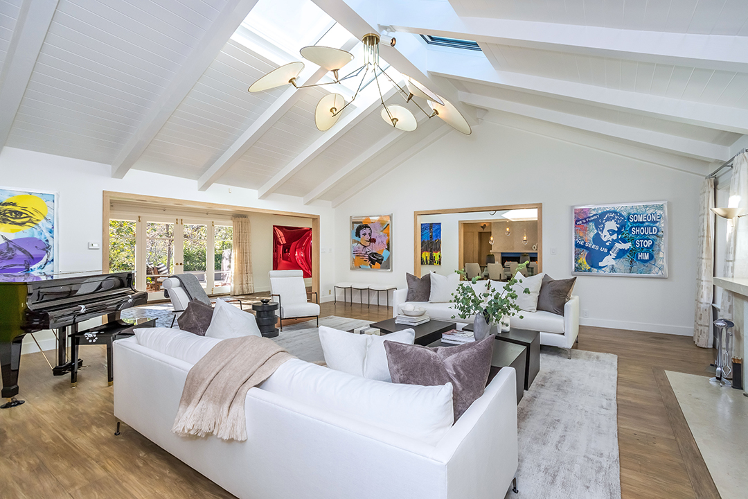 Jim Carey Puts His Primary Residence In L A On The Market At 28 9m J