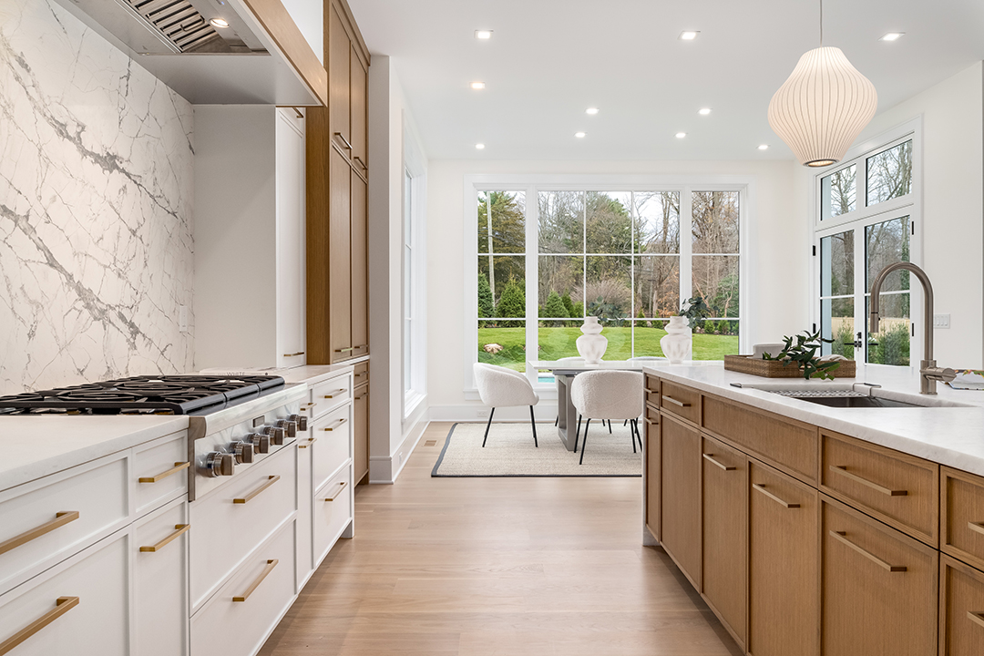 This 5m Darien New Construction Combines A Classic Exterior With Transitional Fresh Interiors 14