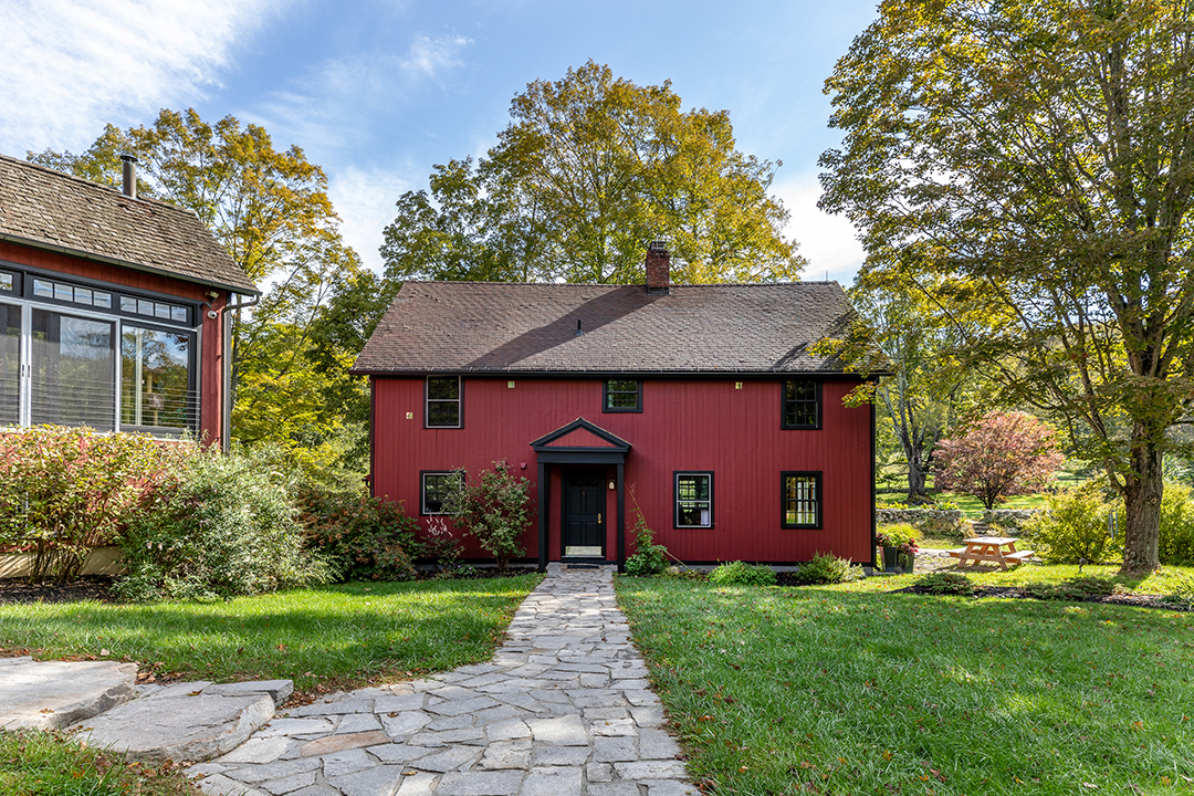 Kents Picturesque Cobble Brook Farm With A Converted Barn Main House Asks 4 7m Exterior3