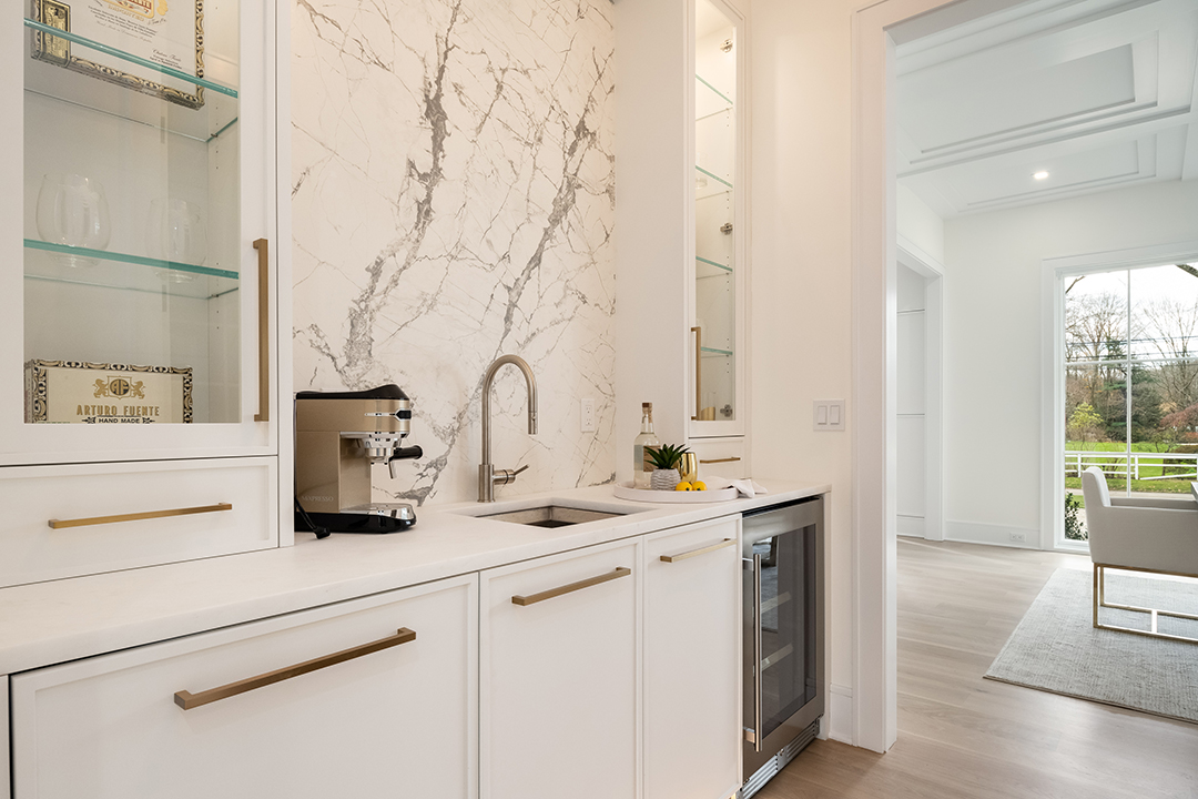 This 5m Darien New Construction Combines A Classic Exterior With Transitional Fresh Interiors 16