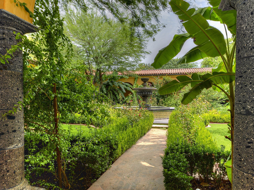 Nearly 18000 Square Foot Arizona Villa Originally Home To An Nfl Player Seeks 16m 127 005 74454899