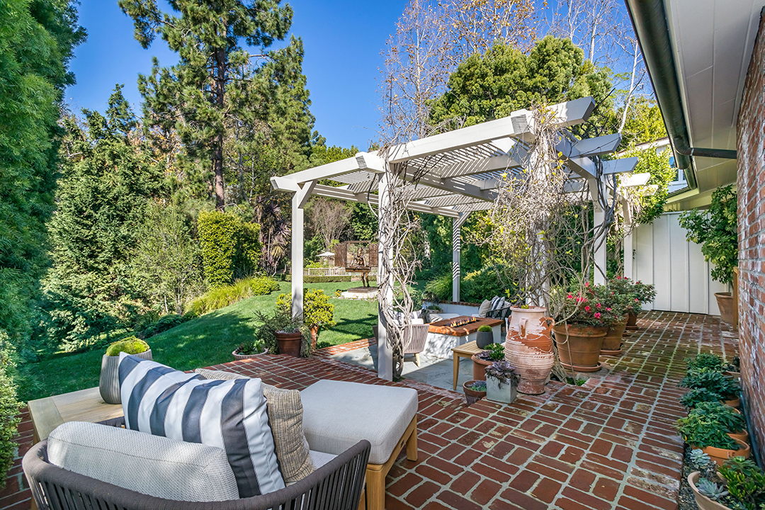 Jim Carey Puts His Primary Residence In L A On The Market At 28 9m Zzzzzzzzz