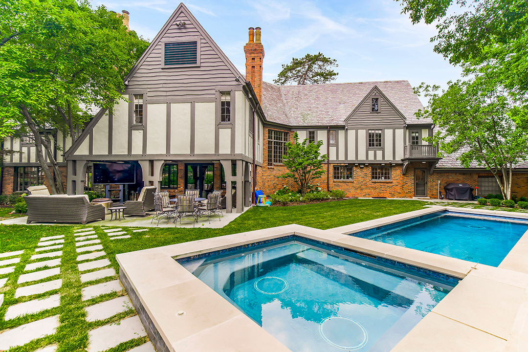 Showdown Of The Super Bowl Lvii Cities Two Must See Listings In Kansas City And Philadelphia Yyyyy