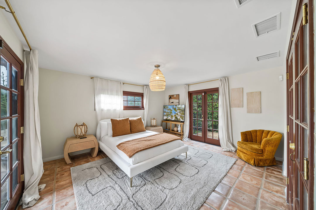 35 Formula One Palm Springs Guest Room