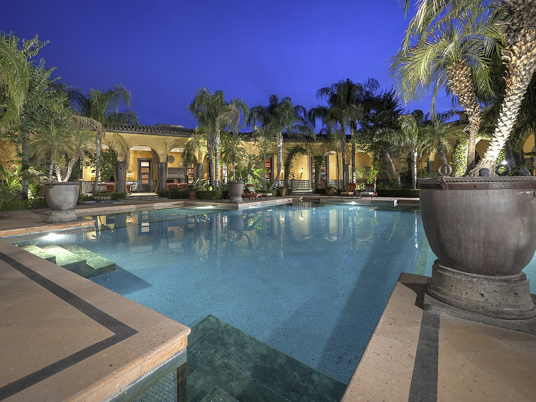 Nearly 18000 Square Foot Arizona Villa Originally Home To An Nfl Player Seeks 16m 063 Twilight Swim