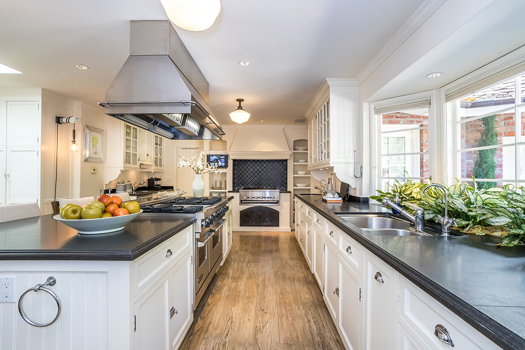 Jim Carey Puts His Primary Residence In L A On The Market At 28 9m N