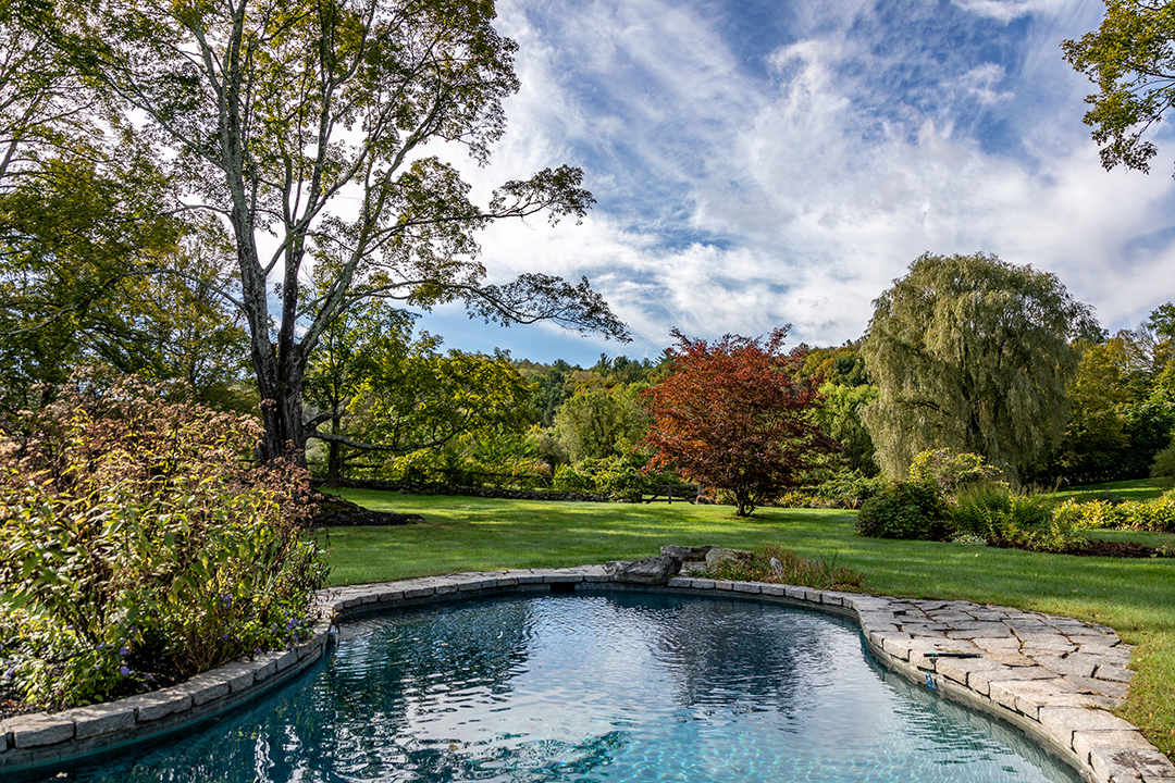 Kents Picturesque Cobble Brook Farm With A Converted Barn Main House Asks 4 7m Exterior15