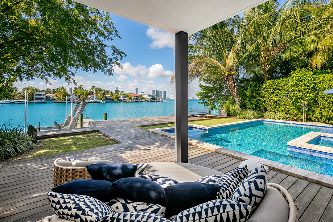 Honey Co Founder Ryan Hudson Lists A Sweet Swanky Waterfront Miami Beach Modern Zz