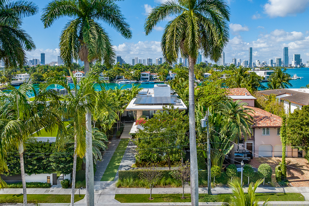 Honey Co Founder Ryan Hudson Lists A Sweet Swanky Waterfront Miami Beach Modern D